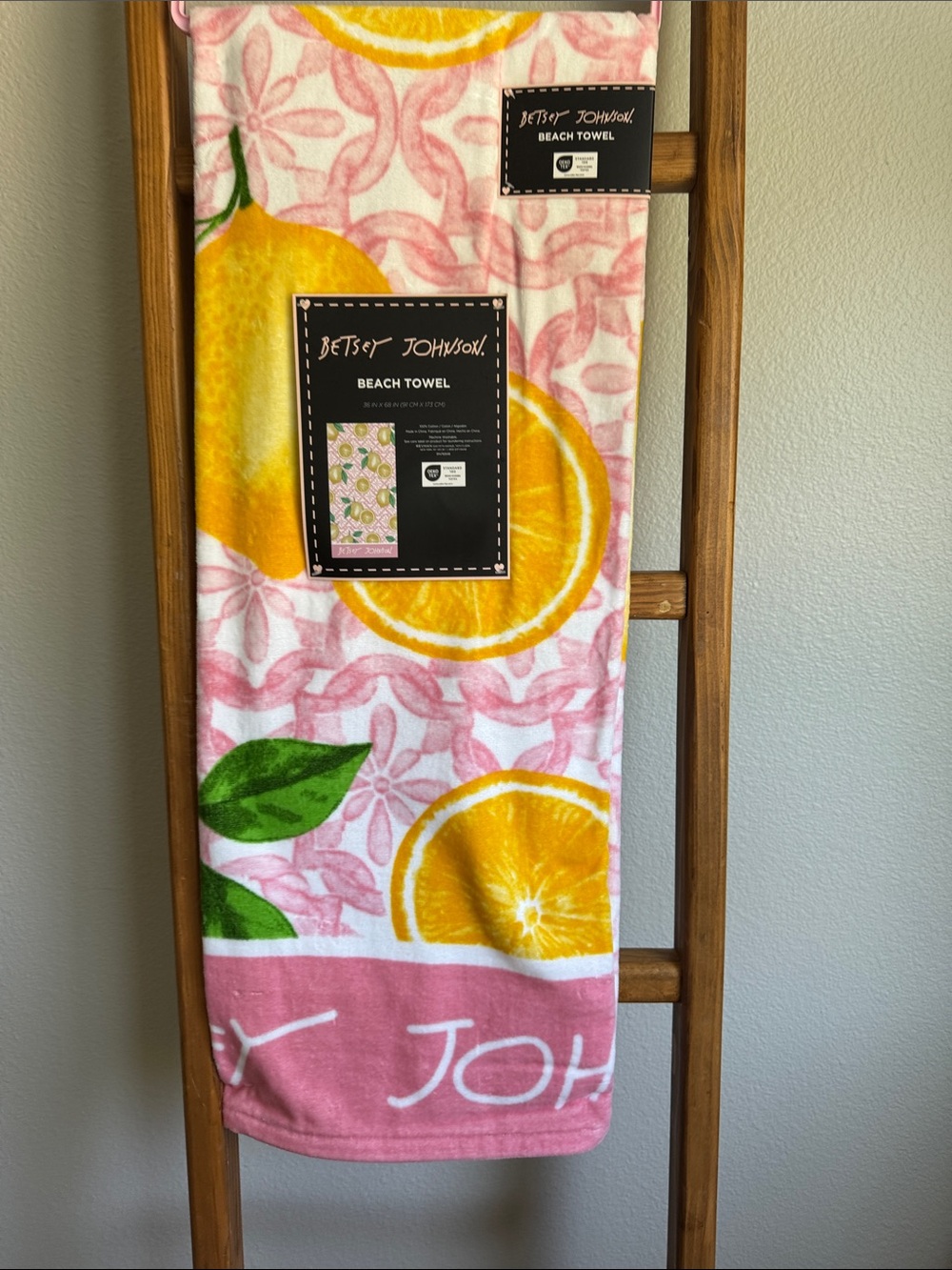 🍋🌸 Betsey Johnson Pink Lemon Beach Towel – Bright, Fun & Summer Ready! 🌸🍋 - Picture 6 of 9